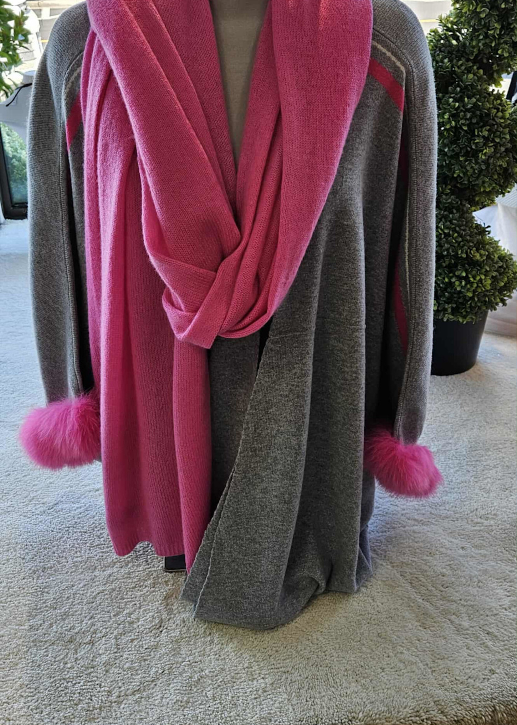 Mitchie's matchings Fashion Poncho W/ Fox Fur Detail