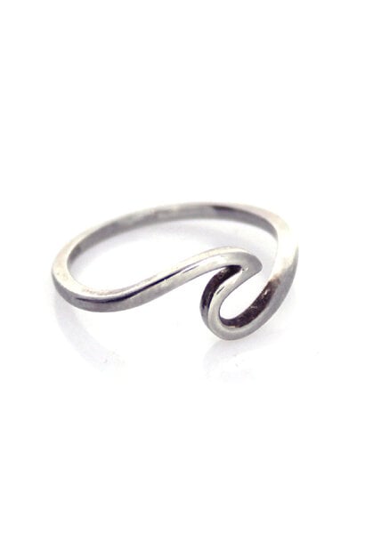 .925 Wave Ring (sz 6)