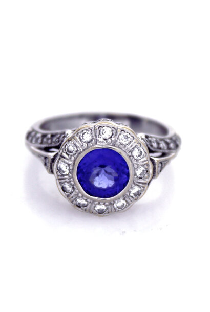 18K White Gold Tanzanite & Diamond Ring (sz 5)
