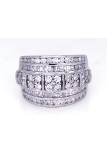 10K White Gold Diamond Cocktail Ring (sz 7)