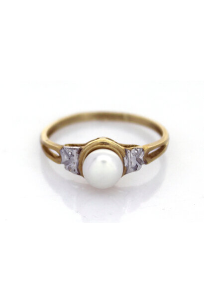 10K Yellow Gold Dainty Pearl Ring (sz 6 1/2)