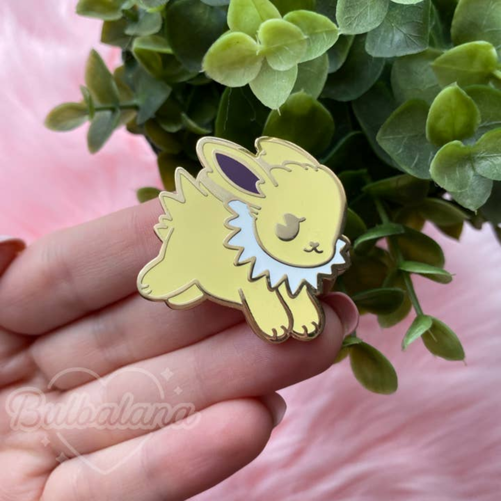 Bulbalana Jolteon Enamel Pin
