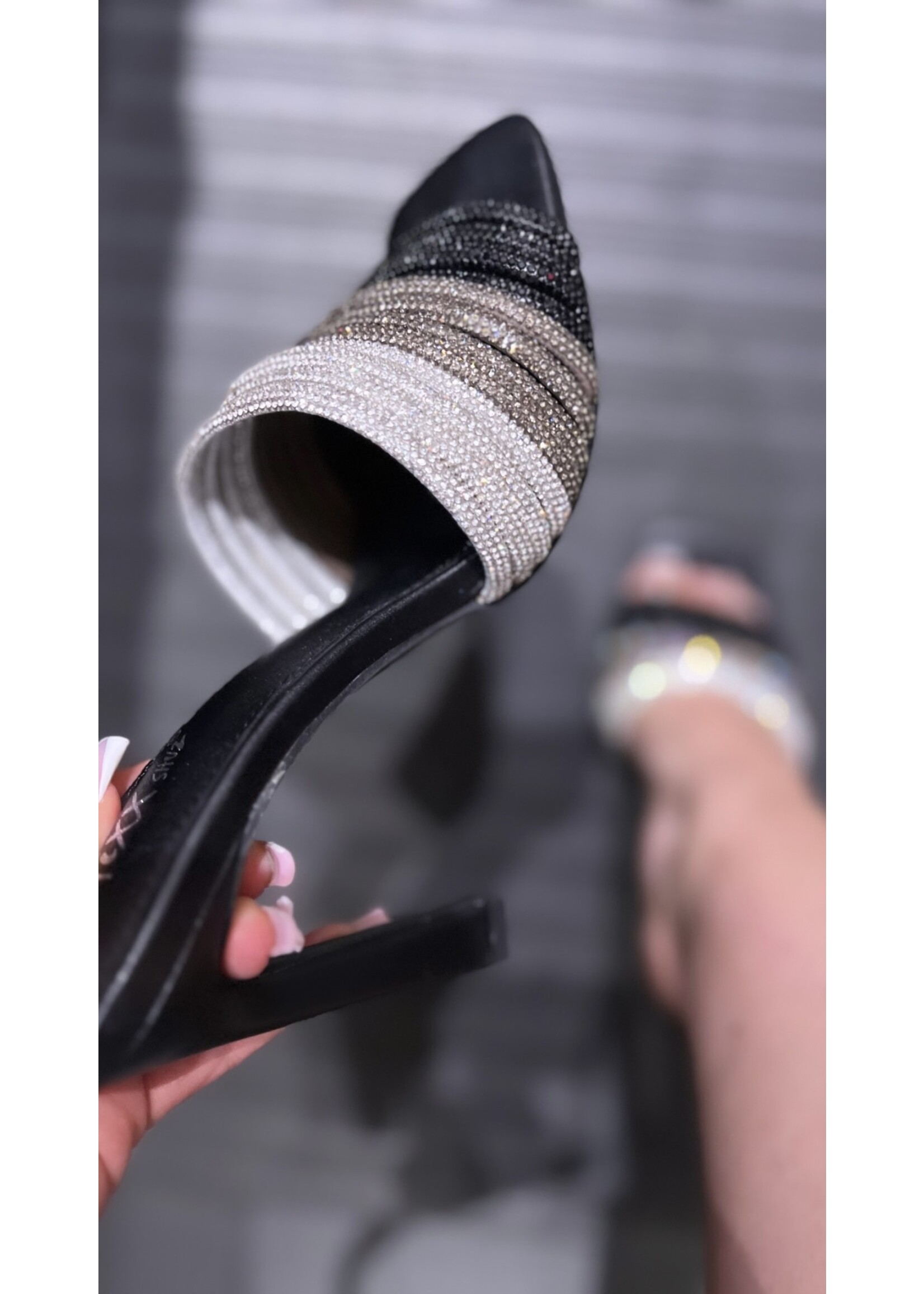 LEXISSBOUTIQUE bling strap classy heels