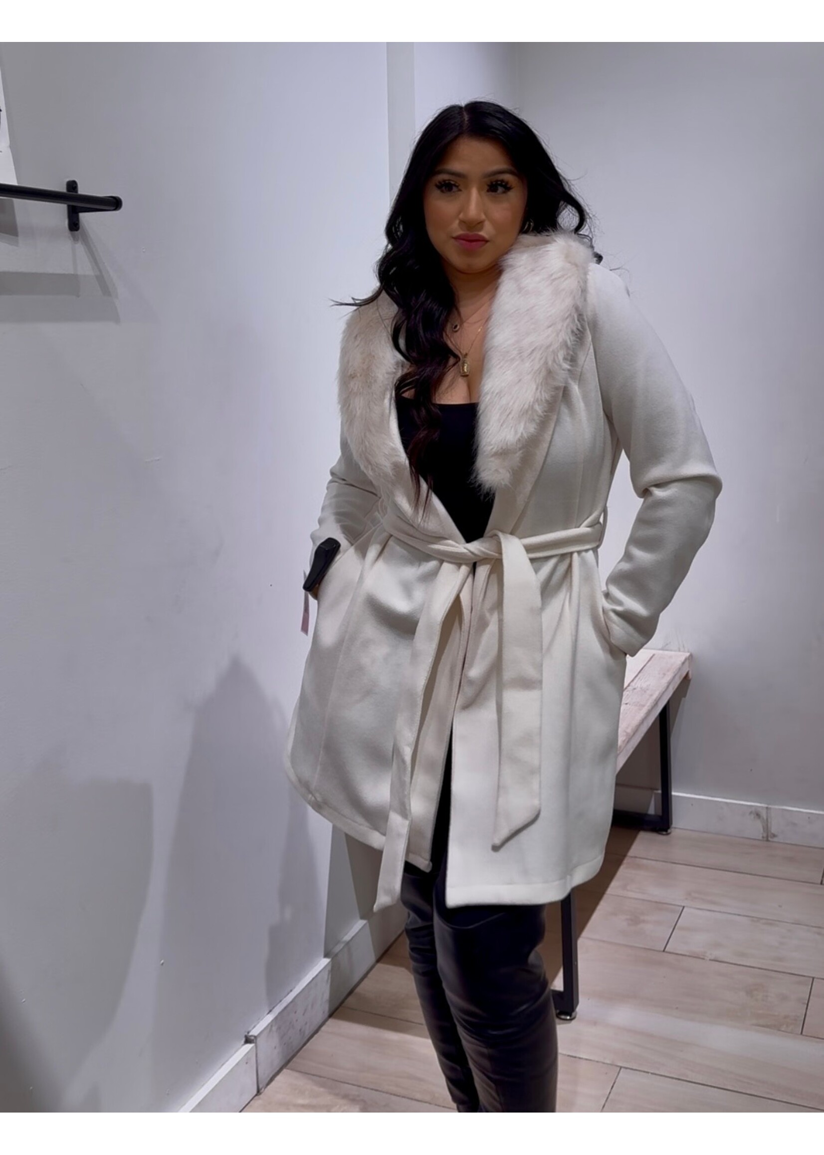 LEXISSBOUTIQUE Johana Fur collar Jacket FINAL SALE