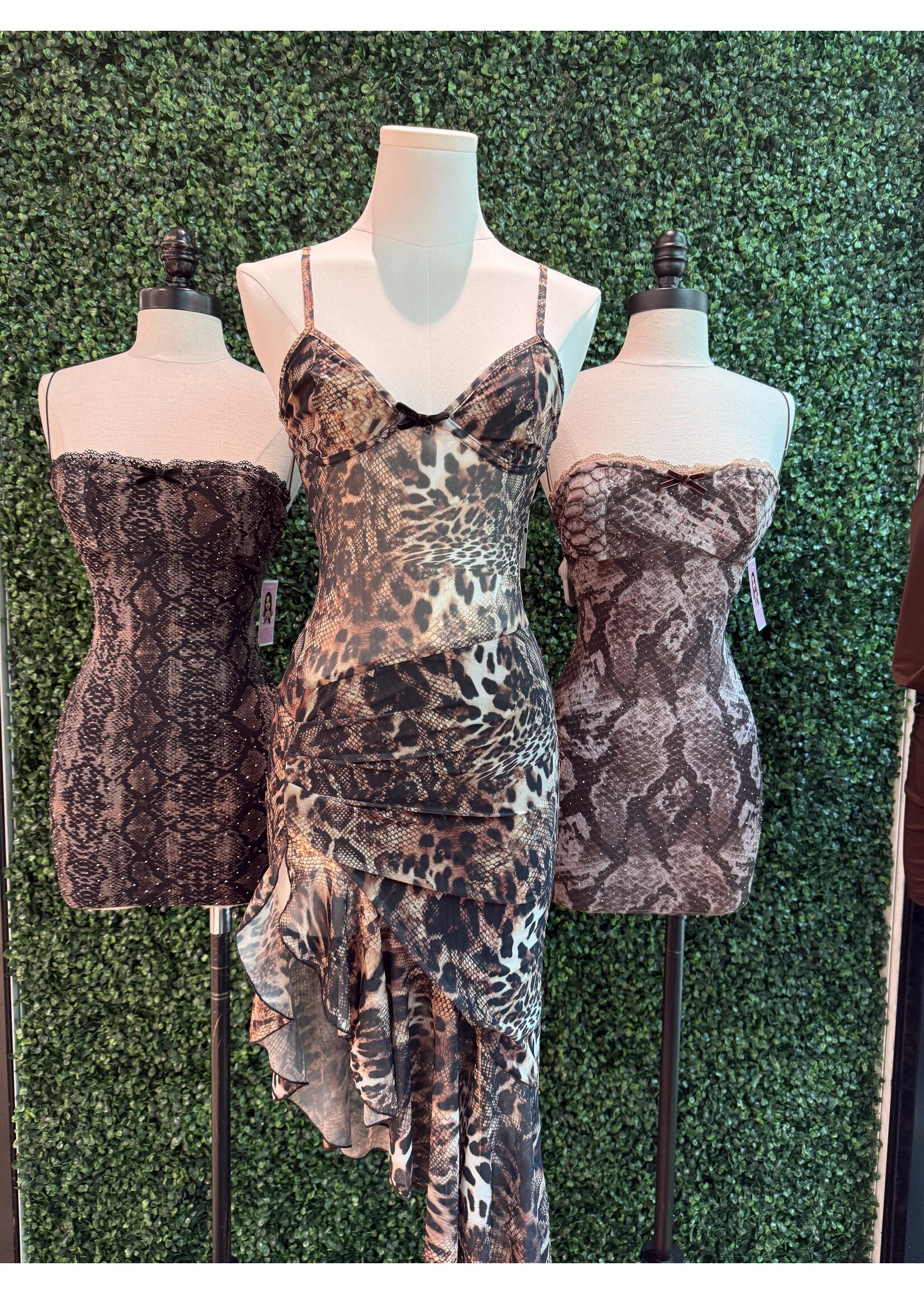 LEXISSBOUTIQUE 1566 Ley Midi Dress