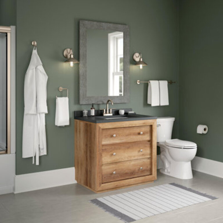 Trinsic Wall Mount Towel Bar Bath Hardware Accessory Finish: Stainless Steel, Size: 1.13" H x 18" L x 3.31" D