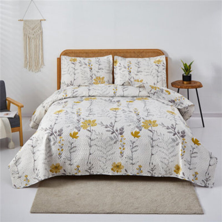 Burgin Yellow Flowers Microfiber Reversible 3 Piece Quilt Set