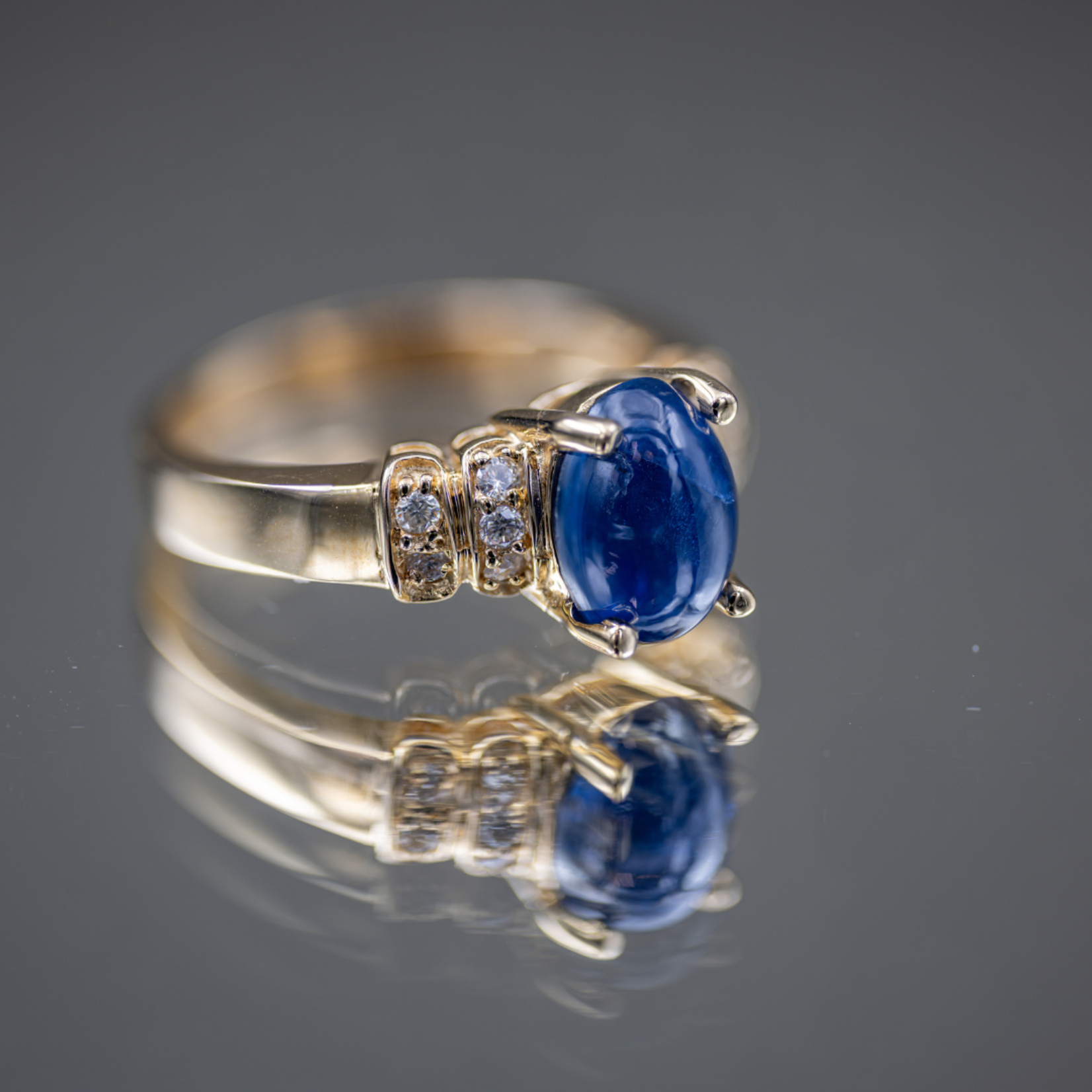 SJ Custom Jewelers 14k Yellow Gold 2.65ct Cabachon Blue Sapphire & Diamond Accent Ring