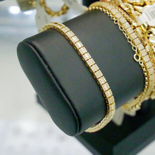  Bracelets