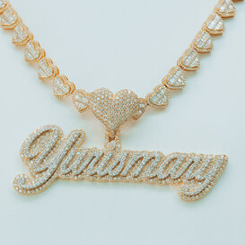 Dije  - Oro 10K  -  Diamantes