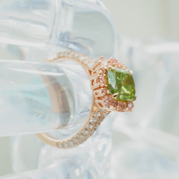 ANILLO DIAMANTES LAB-14K-3.05CTW-GREEN CENTER