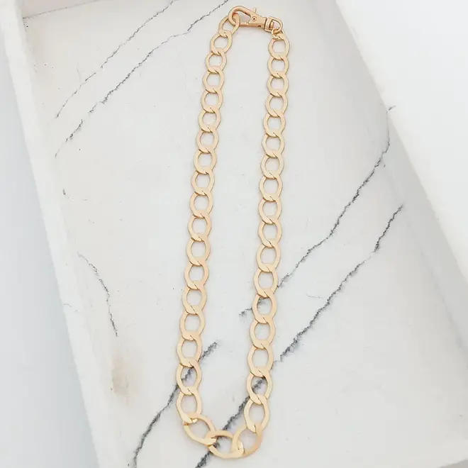 Virtue: Hammered Oval Chain Necklace