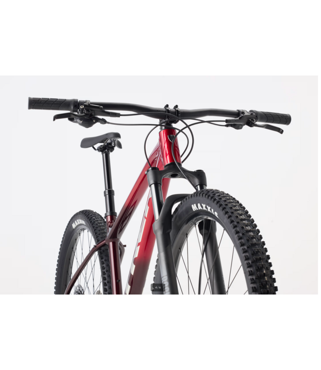 Trek TREK MARLIN 7 FURY RED FADE GEN 3 2026 LARGE