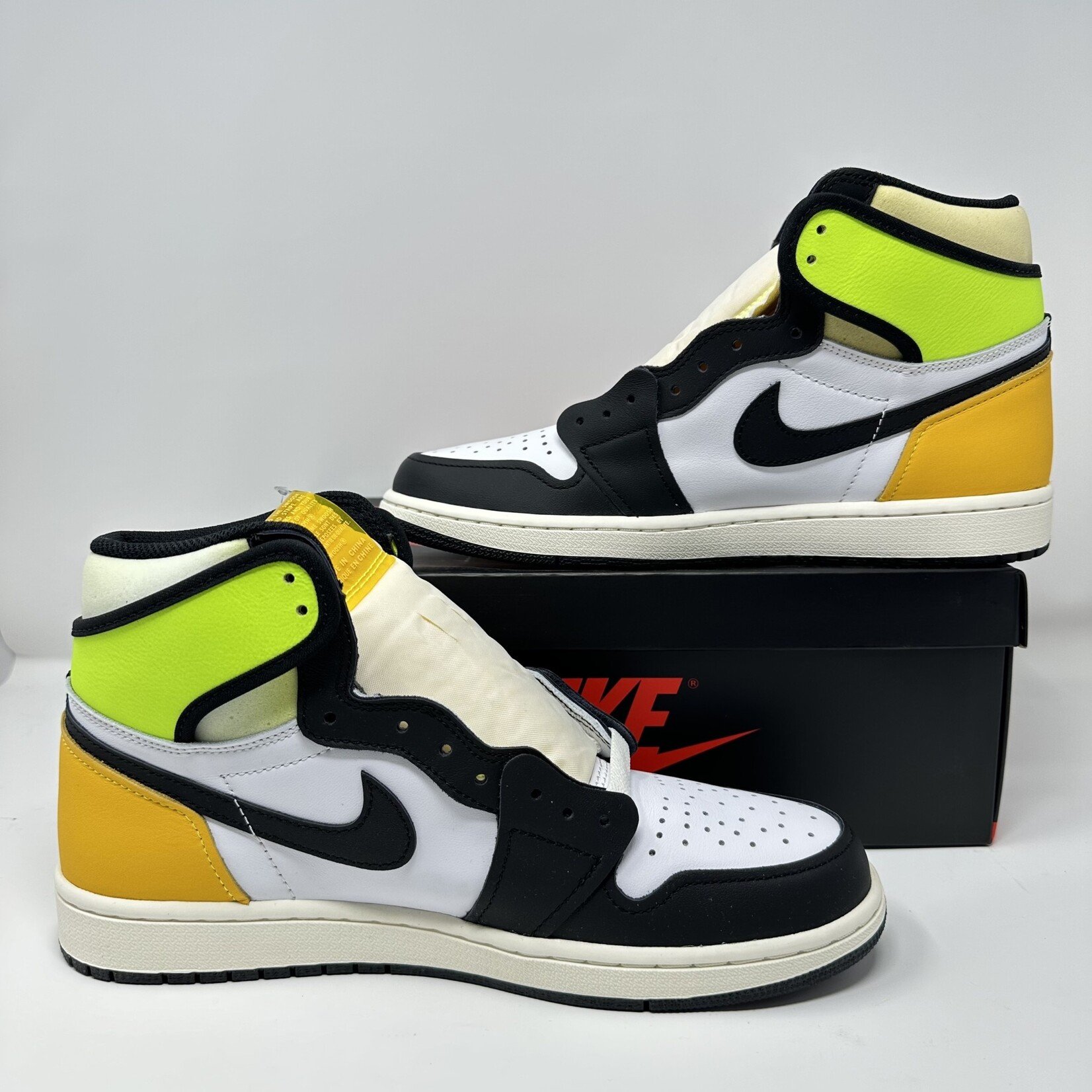 Jordan Jordan 1 Retro High White Black Volt University Gold