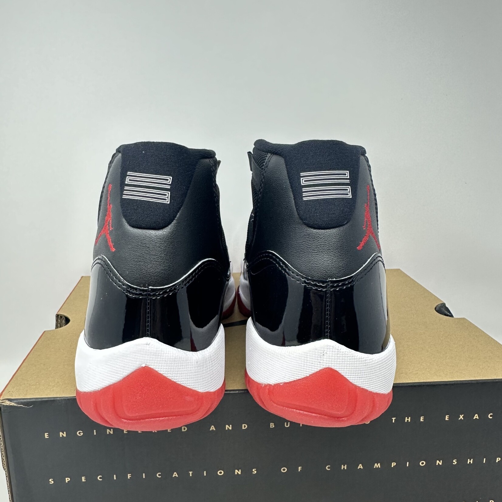 Jordan Jordan 11 Retro Playoffs Bred (2019)