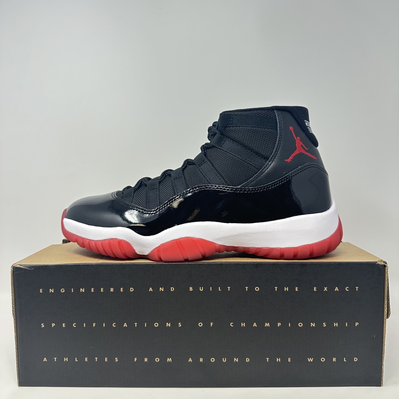 Jordan Jordan 11 Retro Playoffs Bred (2019)