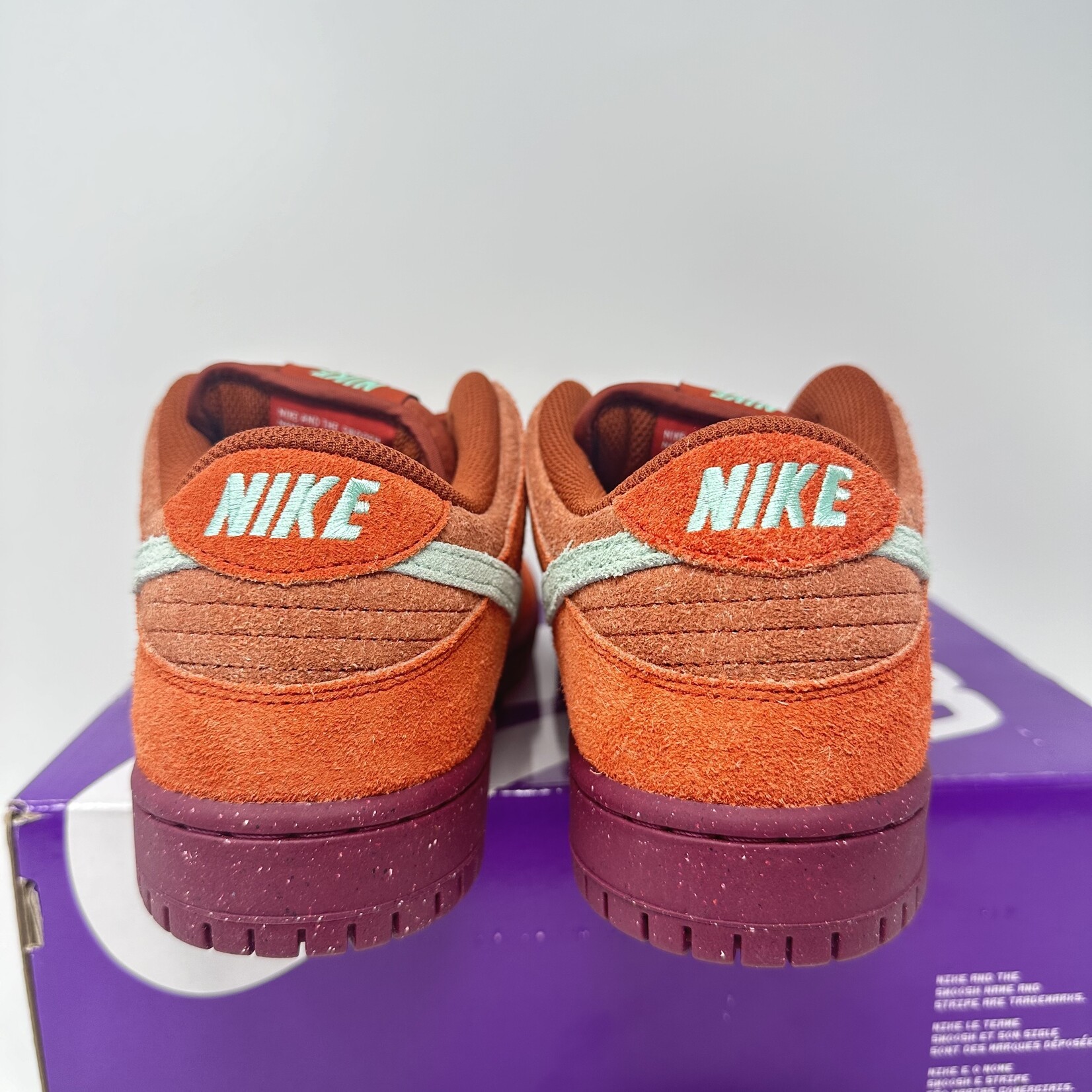 Nike Nike SB Dunk Low Mystic Red Rosewood