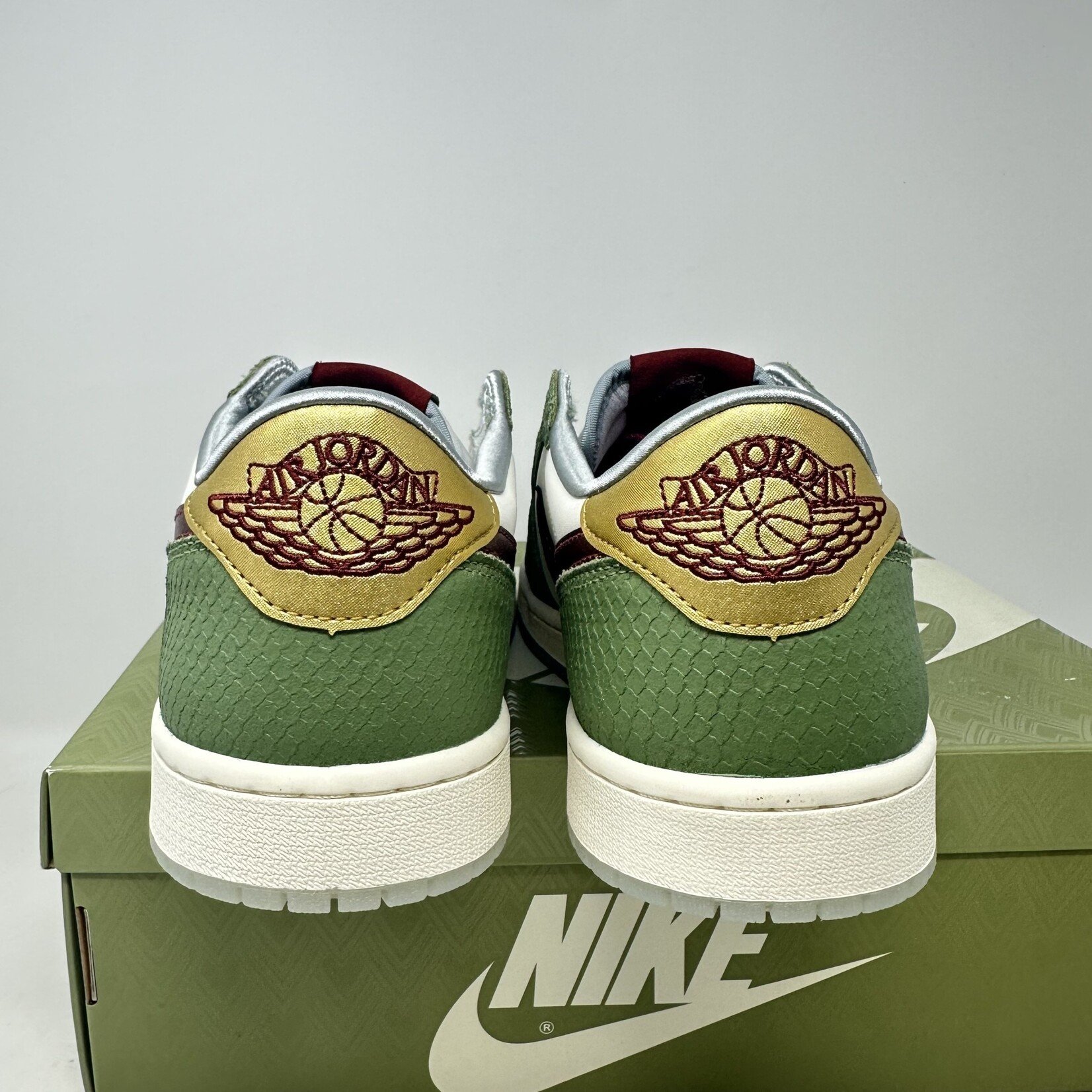 Jordan Jordan 1 Retro Low OG Year of the Dragon (2024)