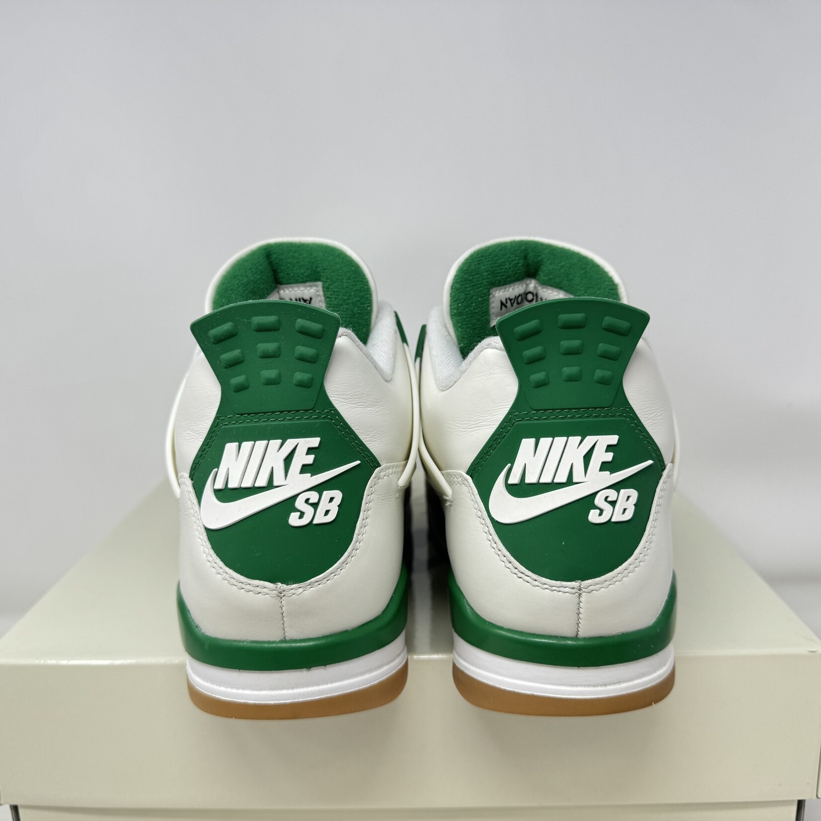 Jordan Jordan 4 Retro SB Pine Green