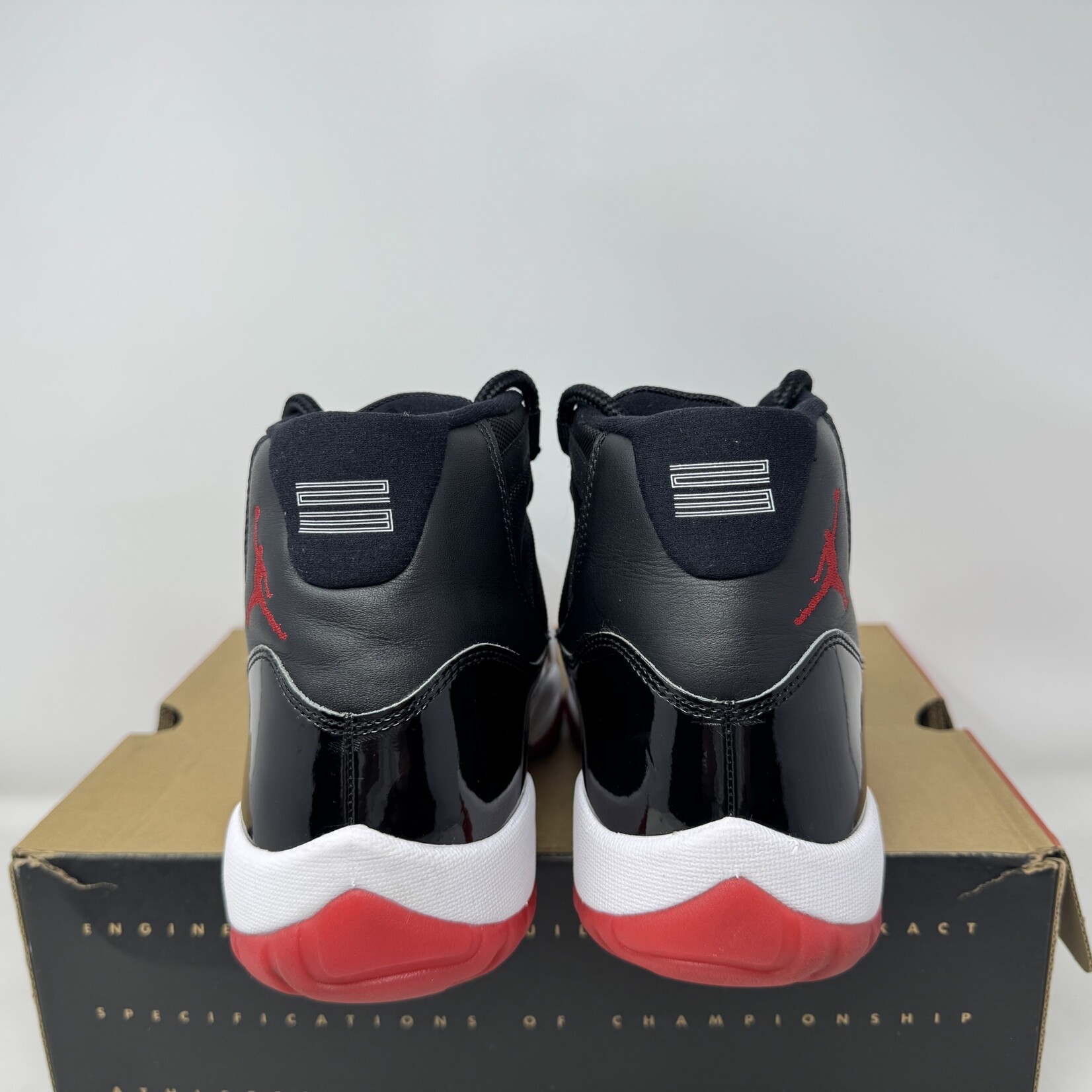 Jordan Jordan 11 Retro Playoffs Bred (2019)