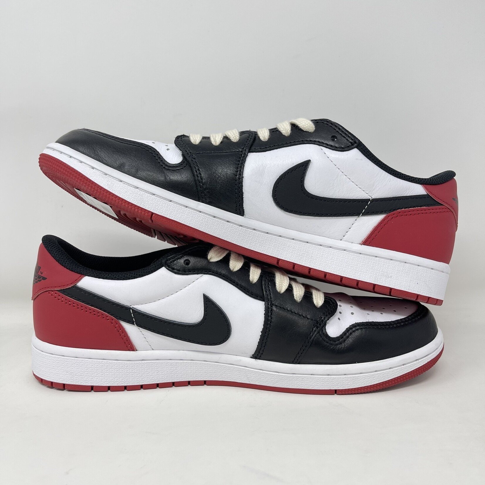 Jordan Jordan 1 Retro Low OG Black Toe (2023)