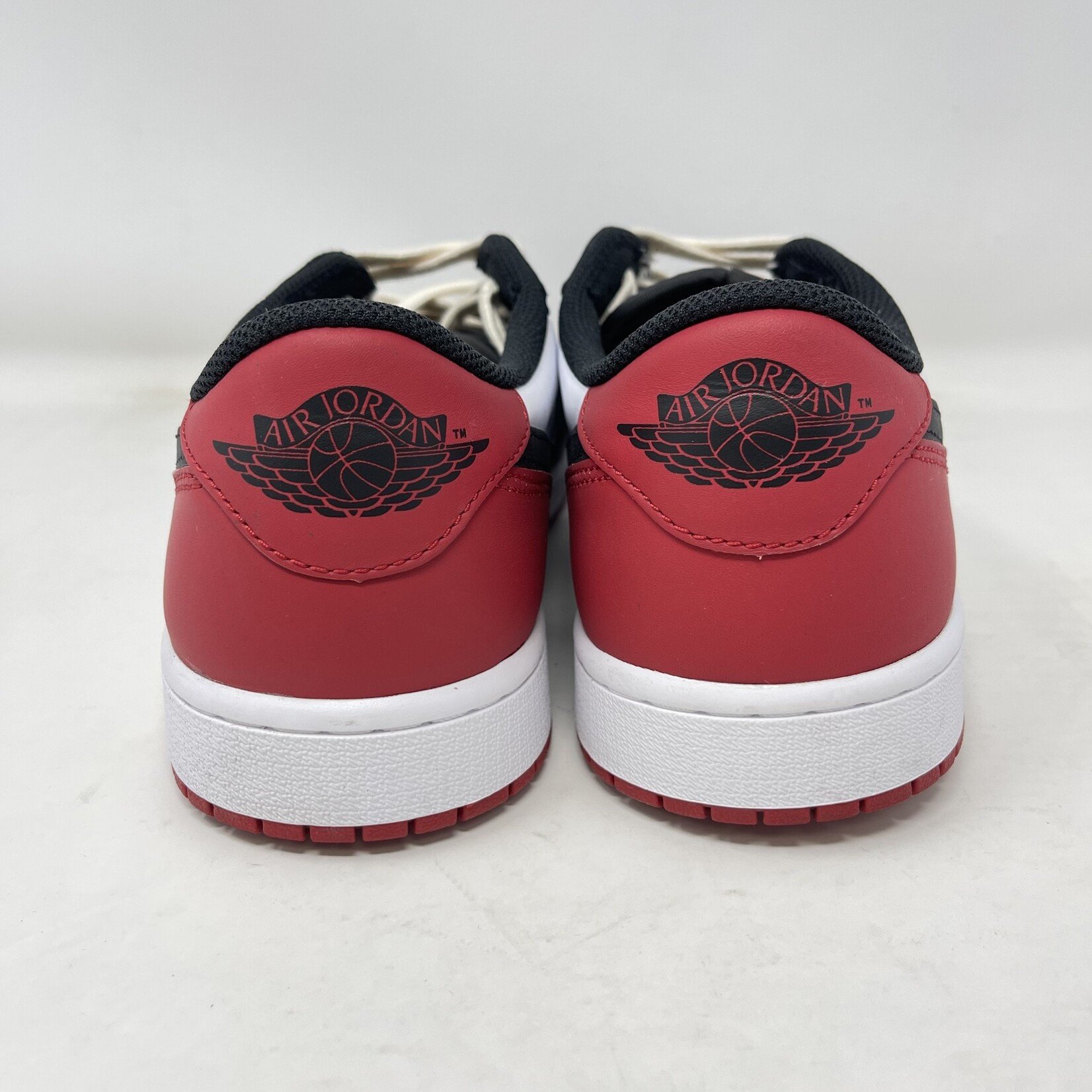 Jordan Jordan 1 Retro Low OG Black Toe (2023)