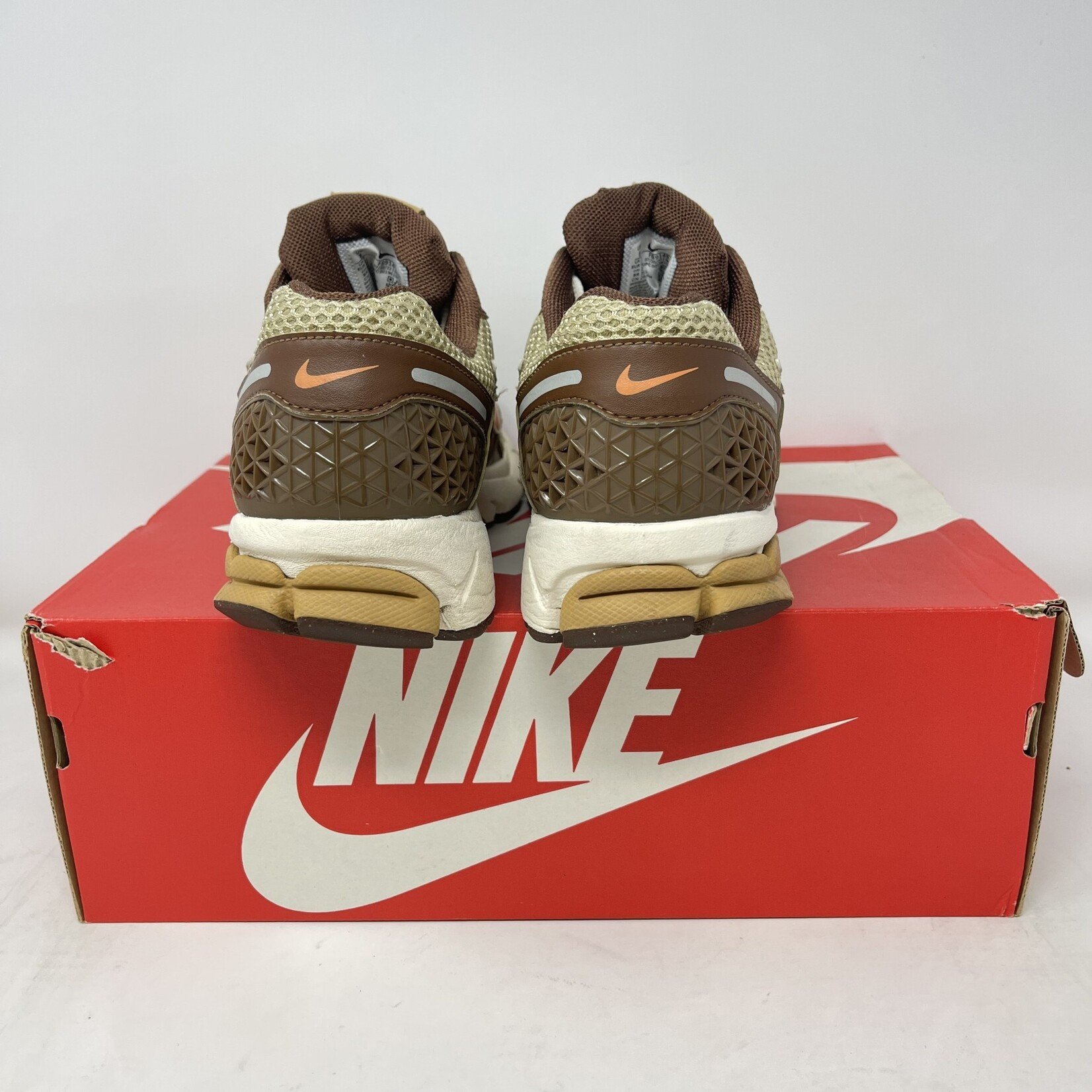 Nike Nike Zoom Vomero 5 Wheat Grass Cacao Wow