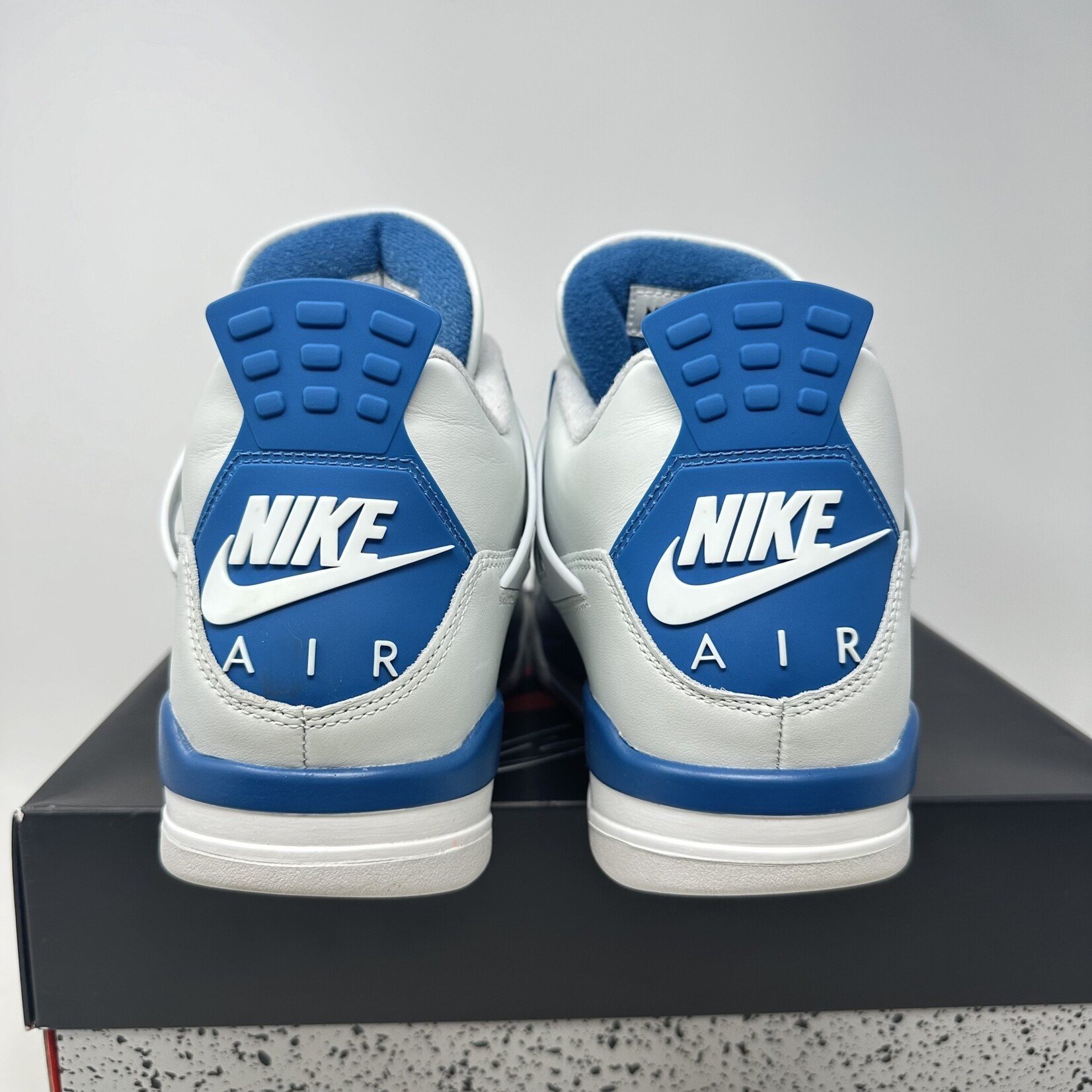 Jordan Jordan 4 Retro Military Blue (2024)