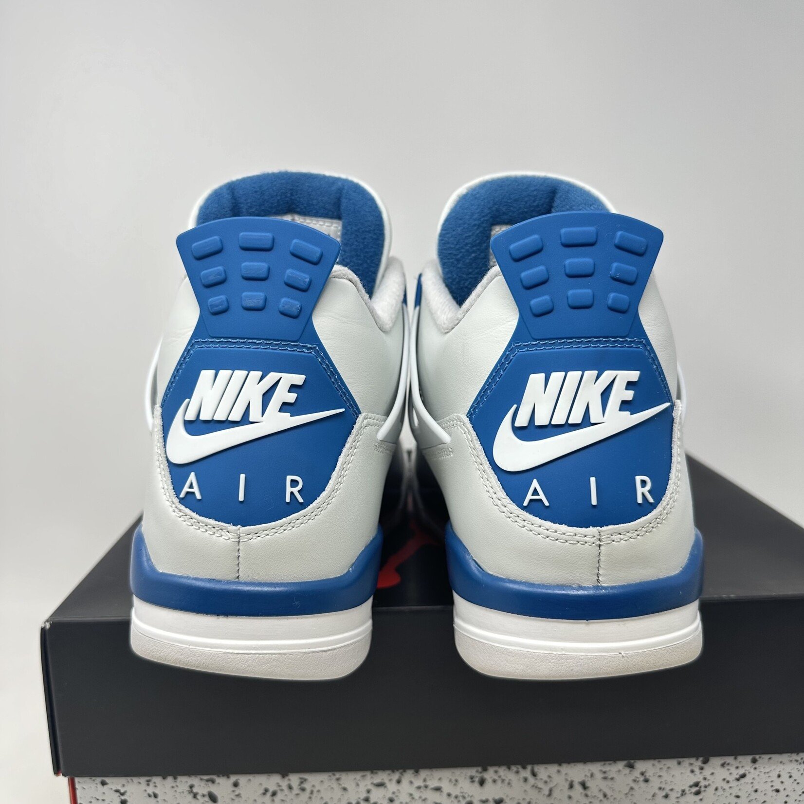 Jordan Jordan 4 Retro Military Blue (2024)