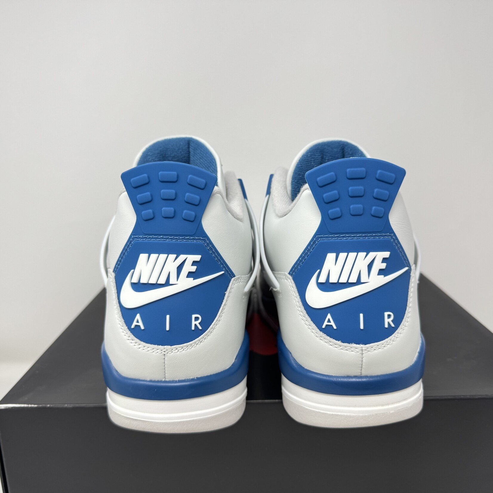 Jordan Jordan 4 Retro Military Blue (2024)