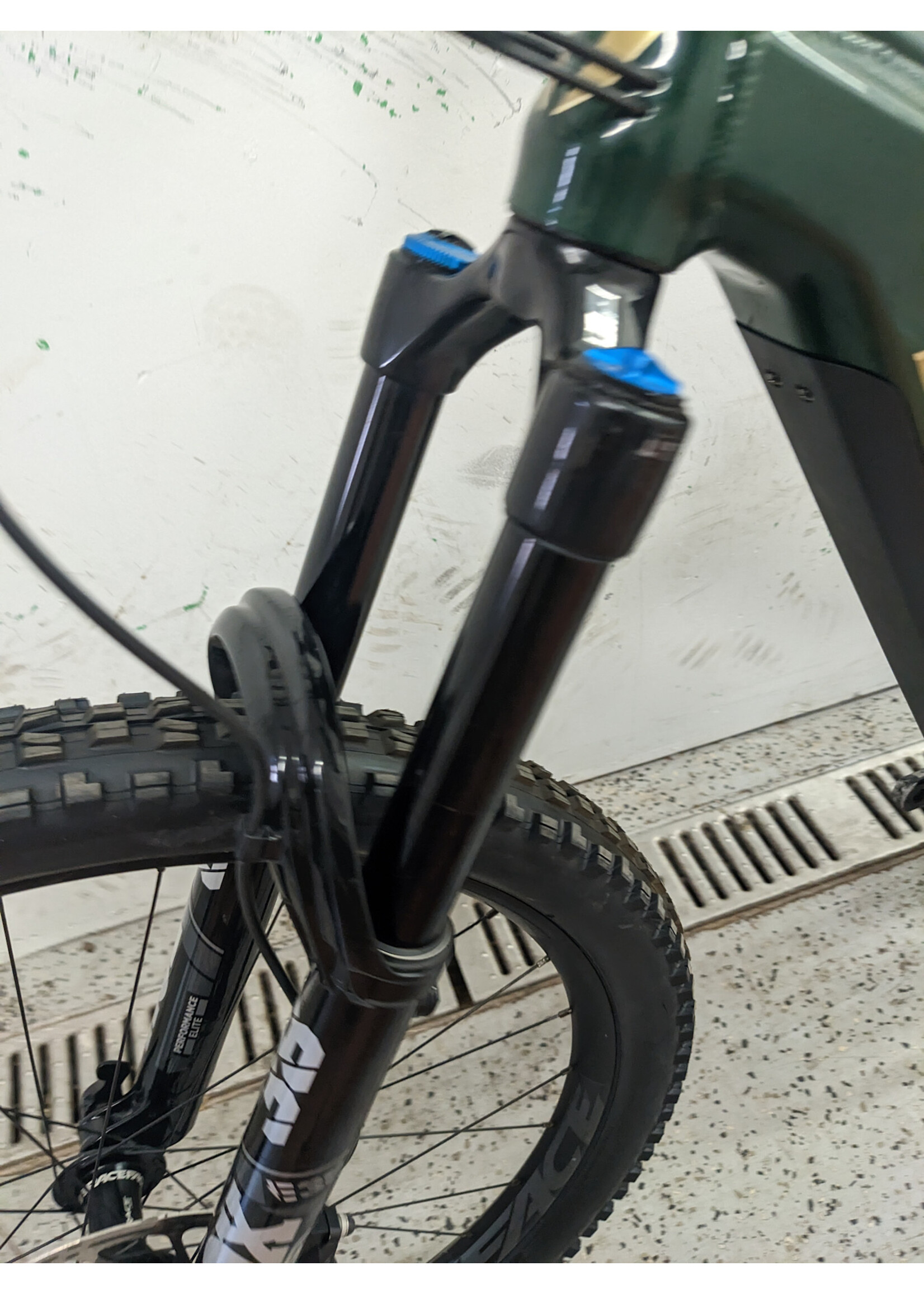 DEVINCI 2024 DEVINCI - E-TROY GX-LTD Green M