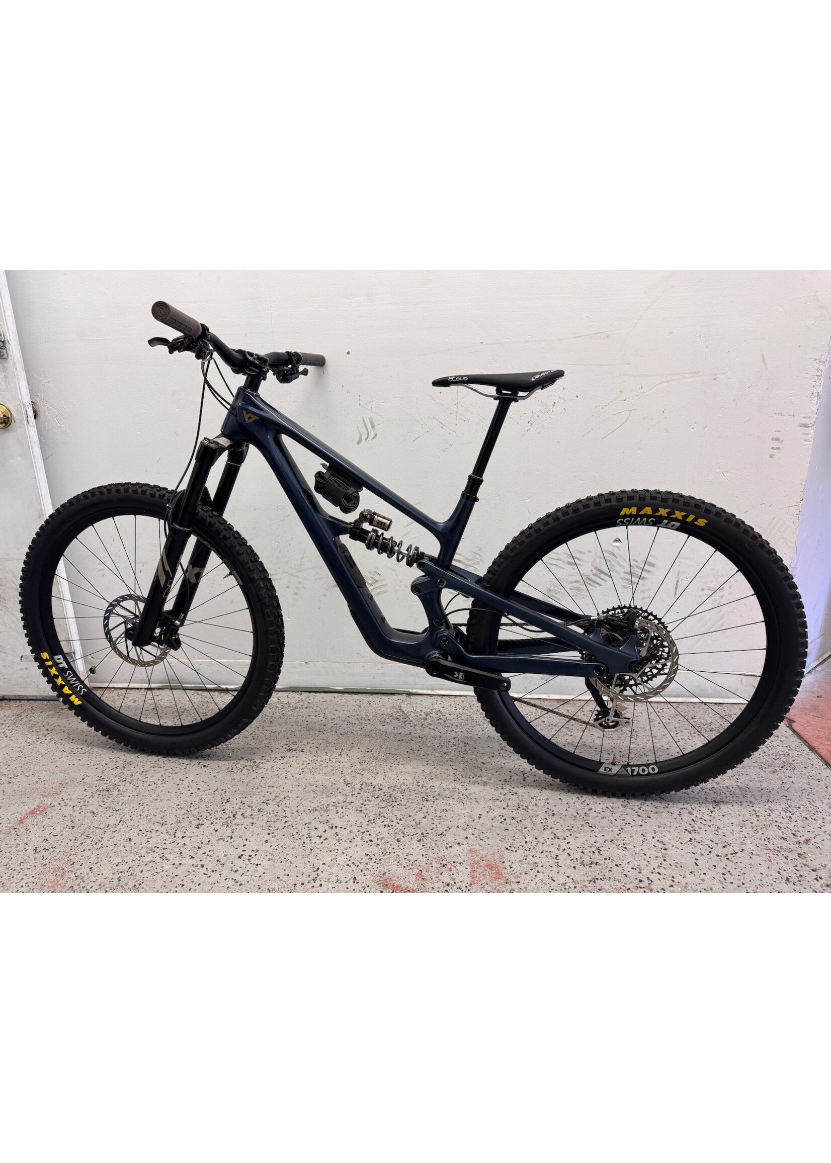 YT Industries 2025 YT Jeffsy - Medium - Custom Build