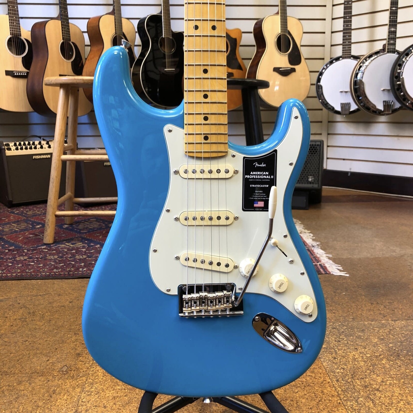 Fender Fender American Professional II Stratocaster Miami Blue w/Maple Fingerboard Hard Case