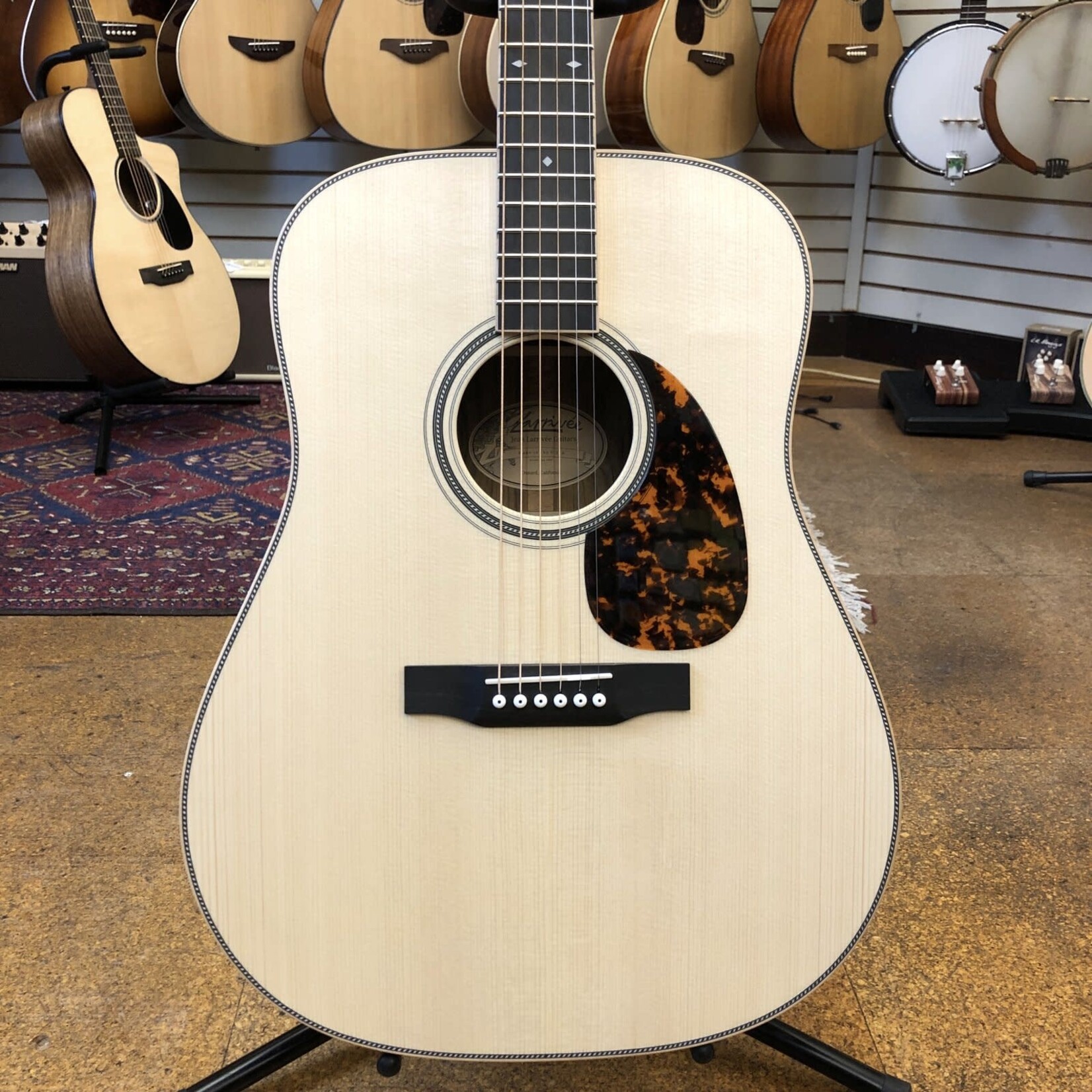 Larrivee Larrivee D-40 Limited Run Legacy Series European Spruce/Shedua Acoustic w/Headstock Inlay Hard Case