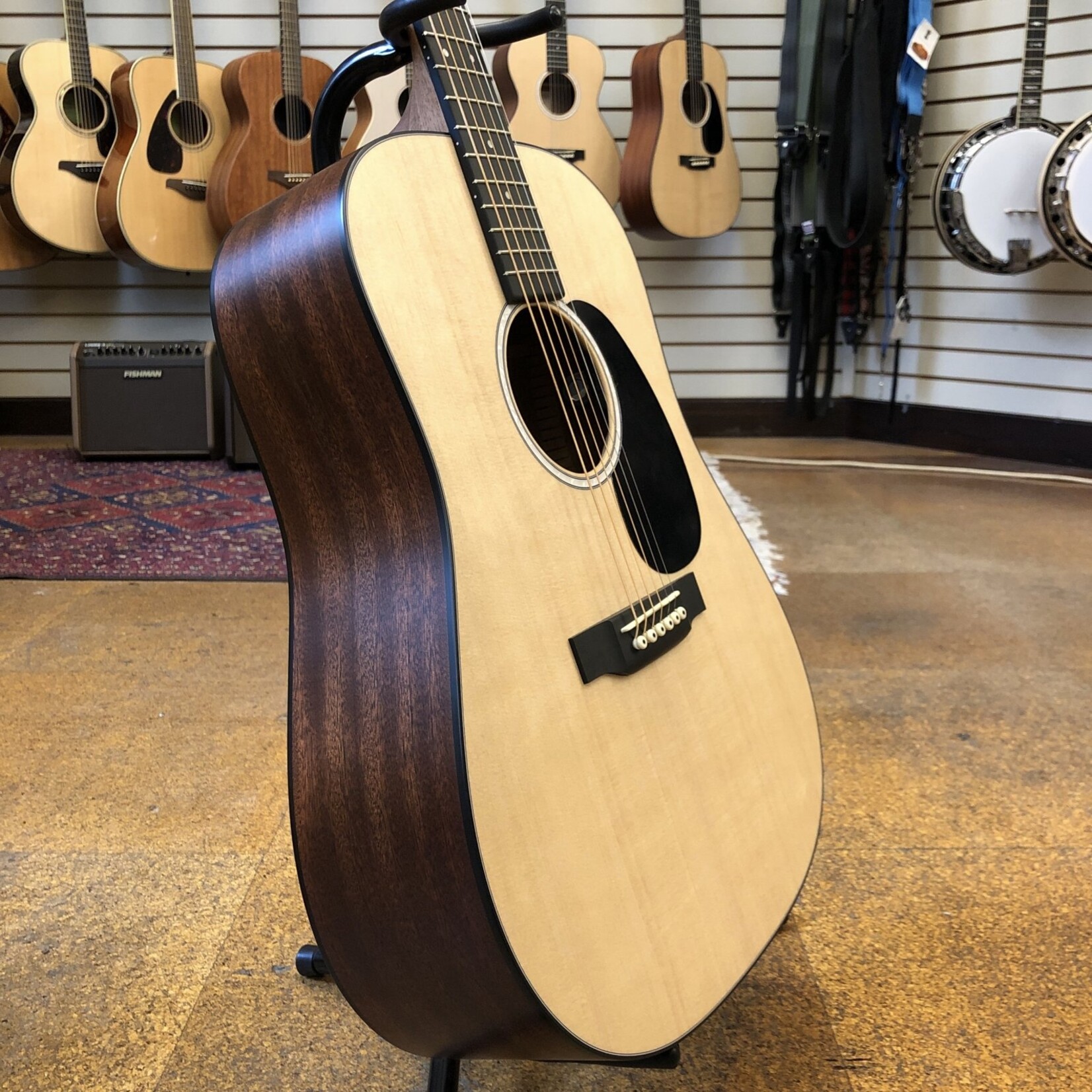 Martin Martin D-10E Road Series Sitka Spruce/Sapele Dreadnought Acoustic-Electric w/Padded Gig Bag