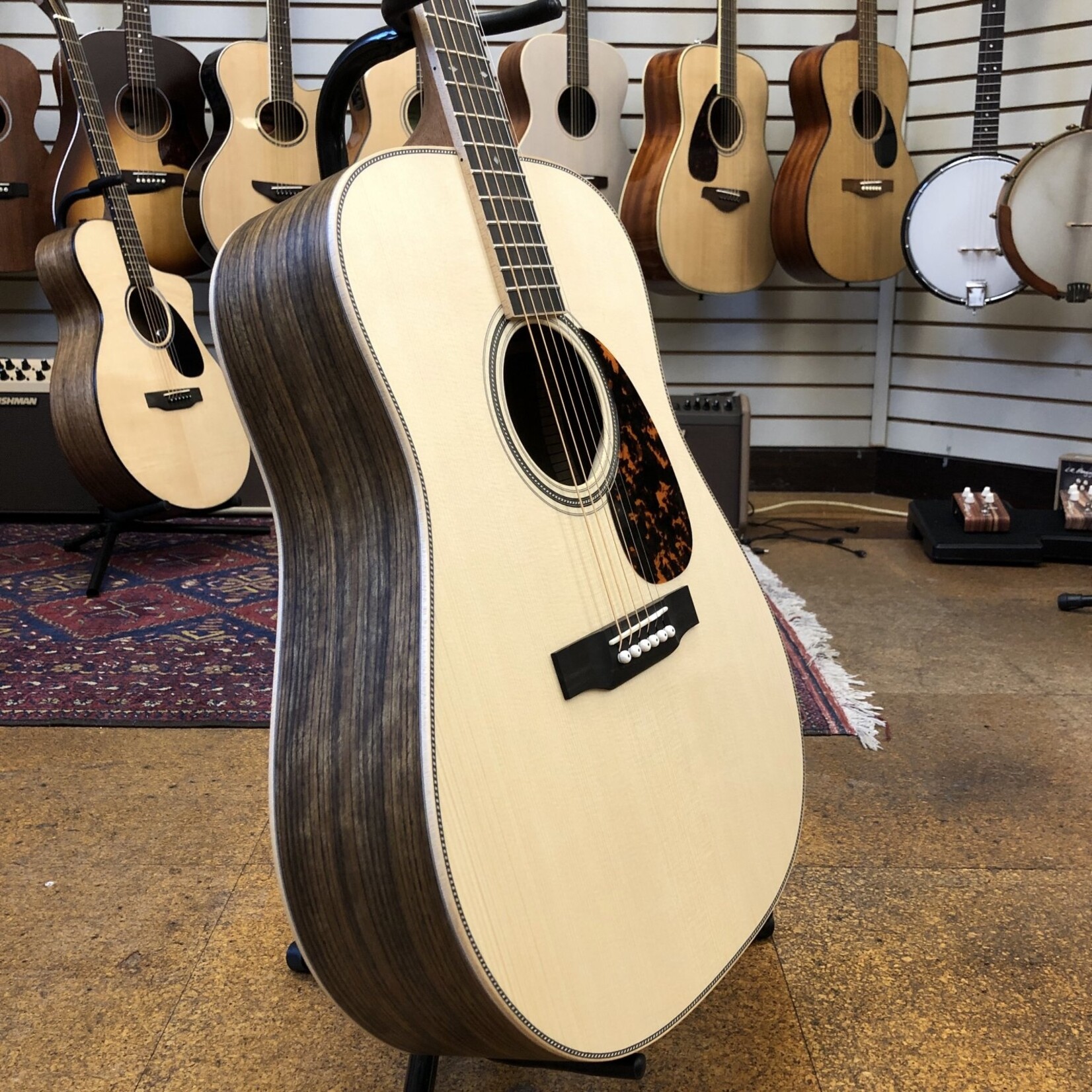 Larrivee Larrivee D-40 Limited Run Legacy Series European Spruce/Shedua Acoustic Guitar w/Headstock Inlay Hard Case