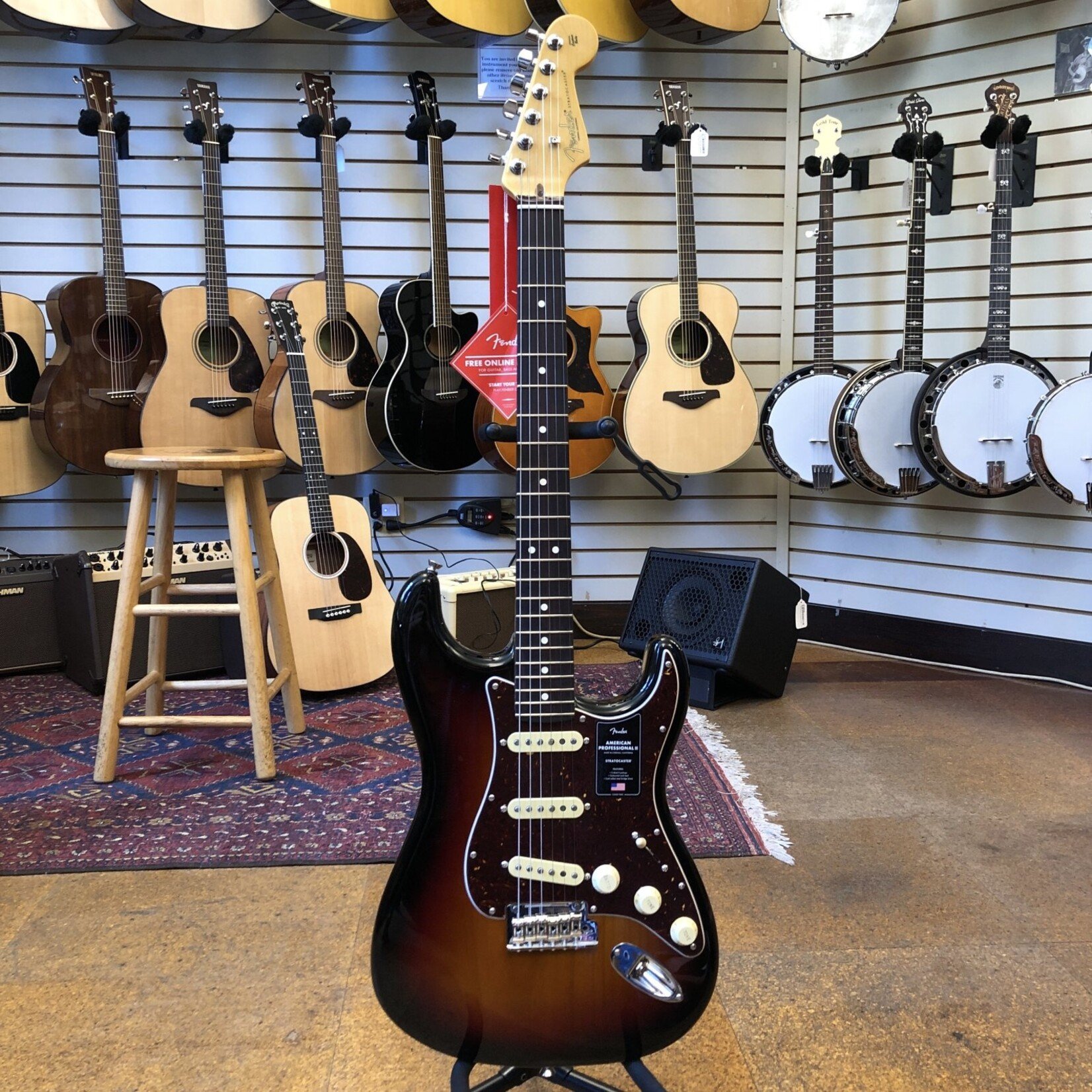 Fender Fender American Professional II Stratocaster 3-Color Sunburst w/Rosewood Fingerboard Hard Case