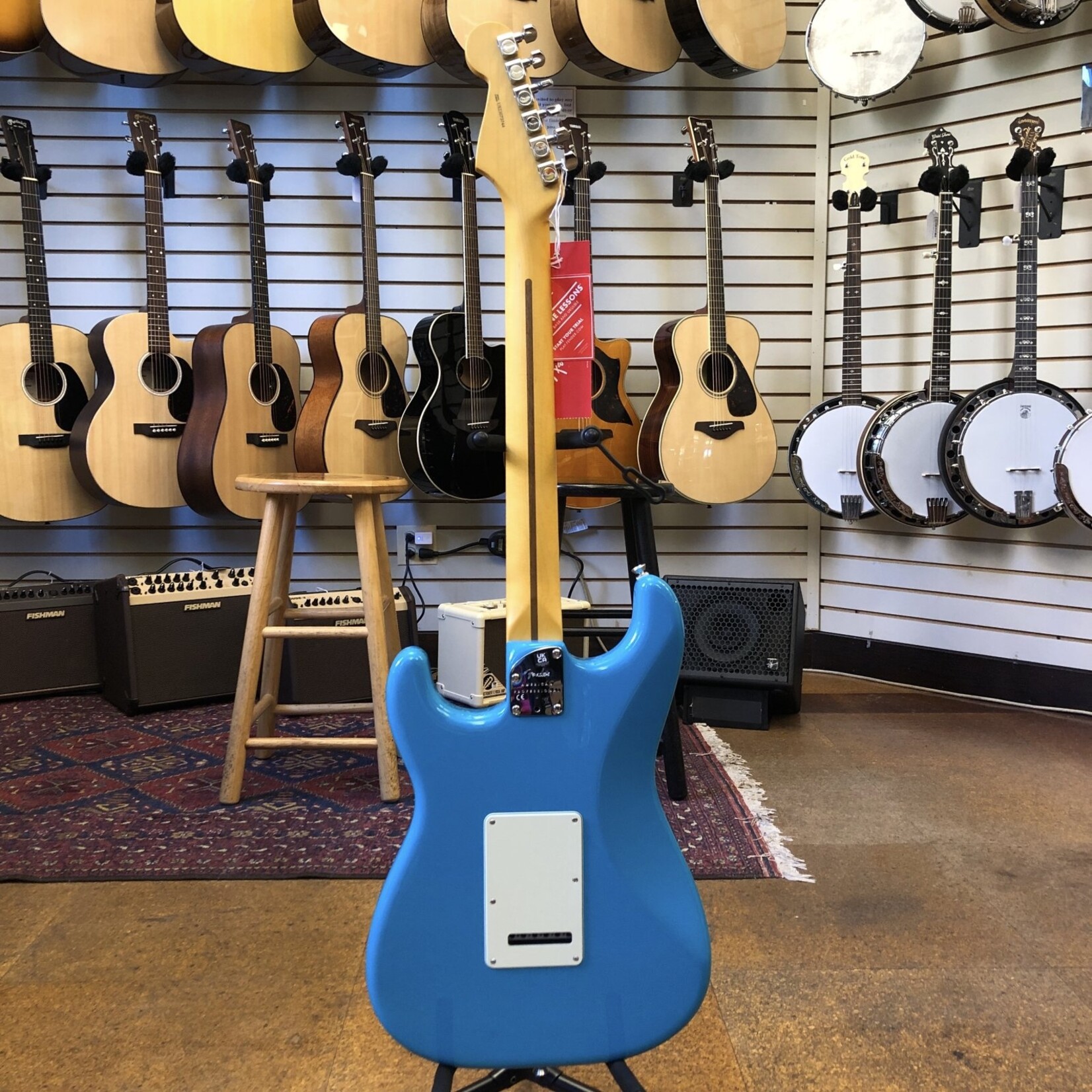 Fender Fender American Professional II Stratocaster Miami Blue w/Maple Fingerboard Hard Case