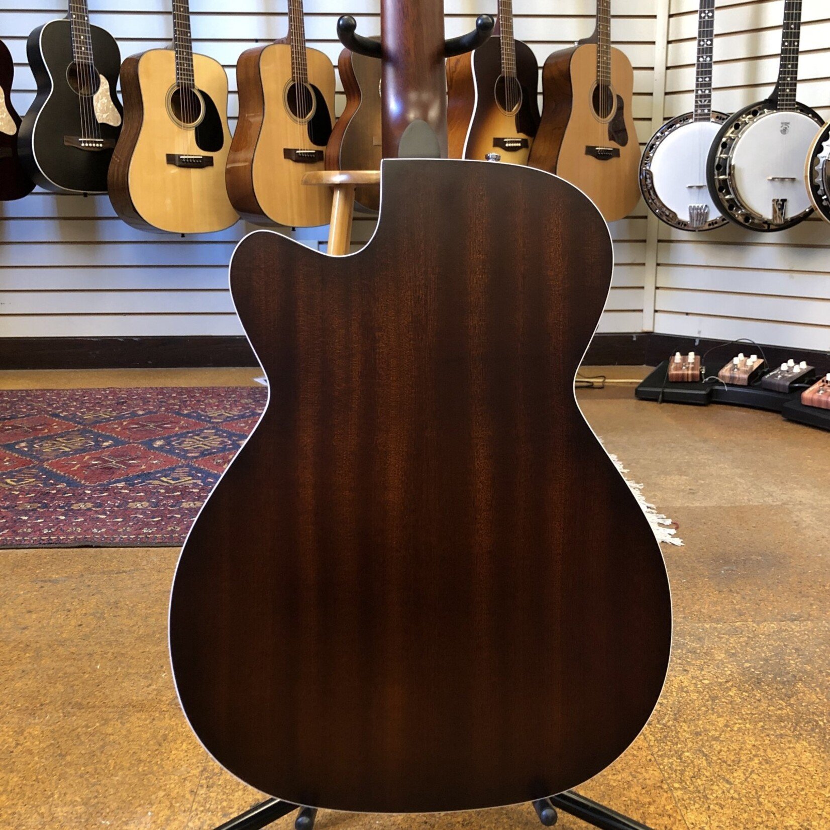 Godin Seagull Maritime SWS Concert Hall CW Semi-Gloss EQ Solid Spruce/Mahogany Acoustic-Electric