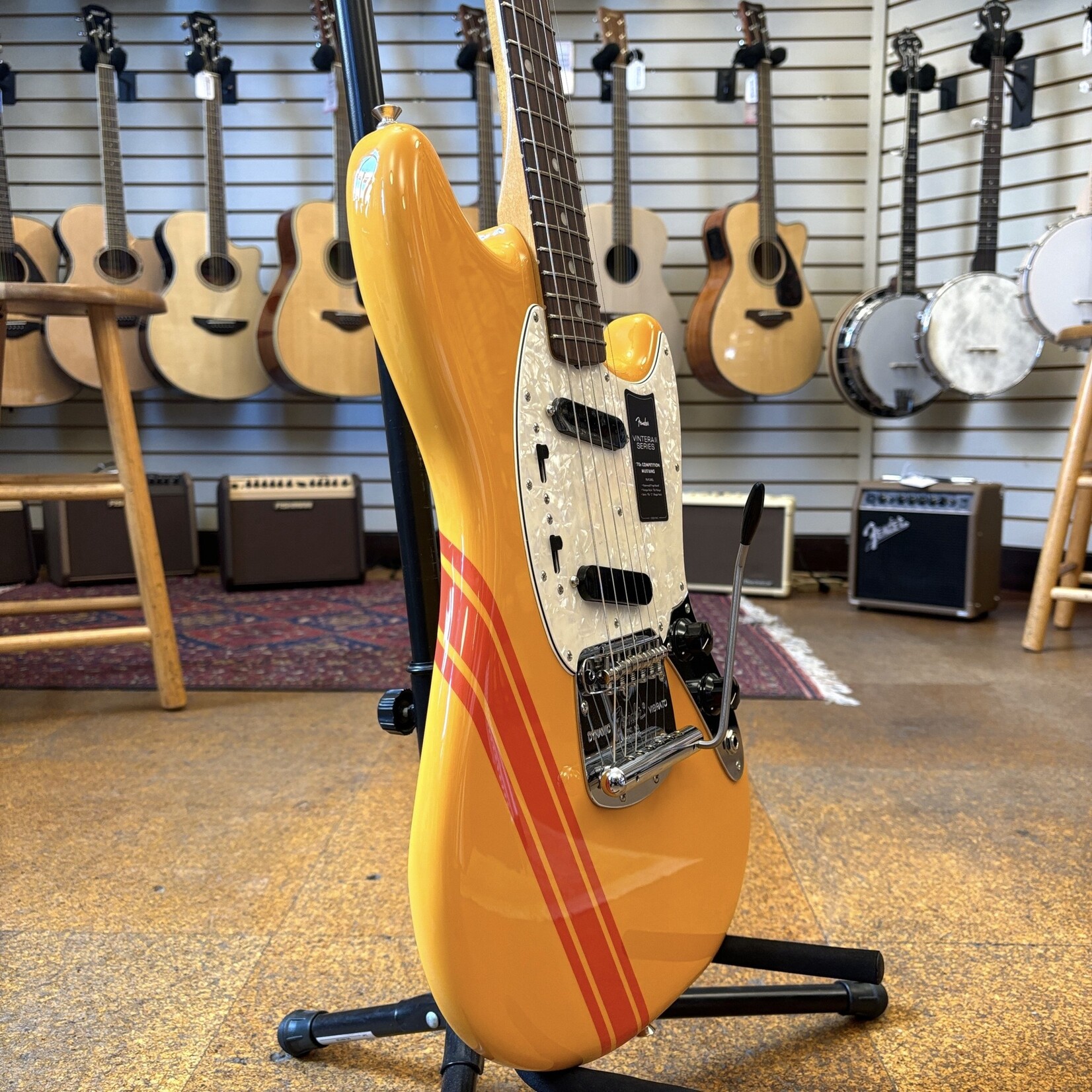 Fender Fender Vintera II '70s Competition Mustang Competition Orange w/Rosewood Fingerboard, Padded Gig Bag