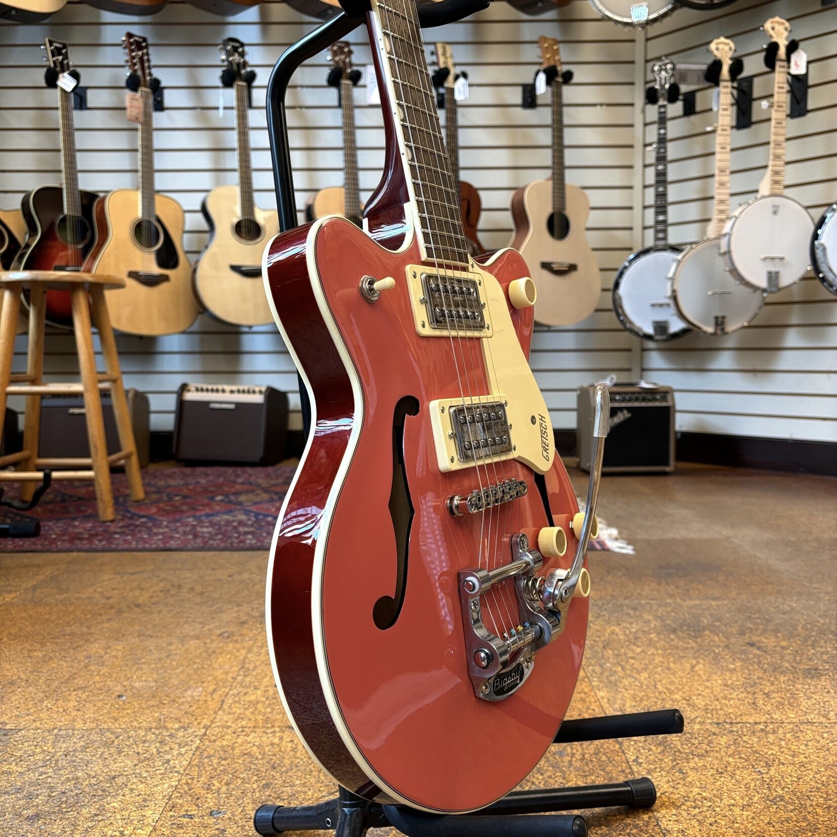 Gretsch Gretsch G2655T Streamliner Center Block Jr. Double-Cut Electric Guitar with Bigsby Coral