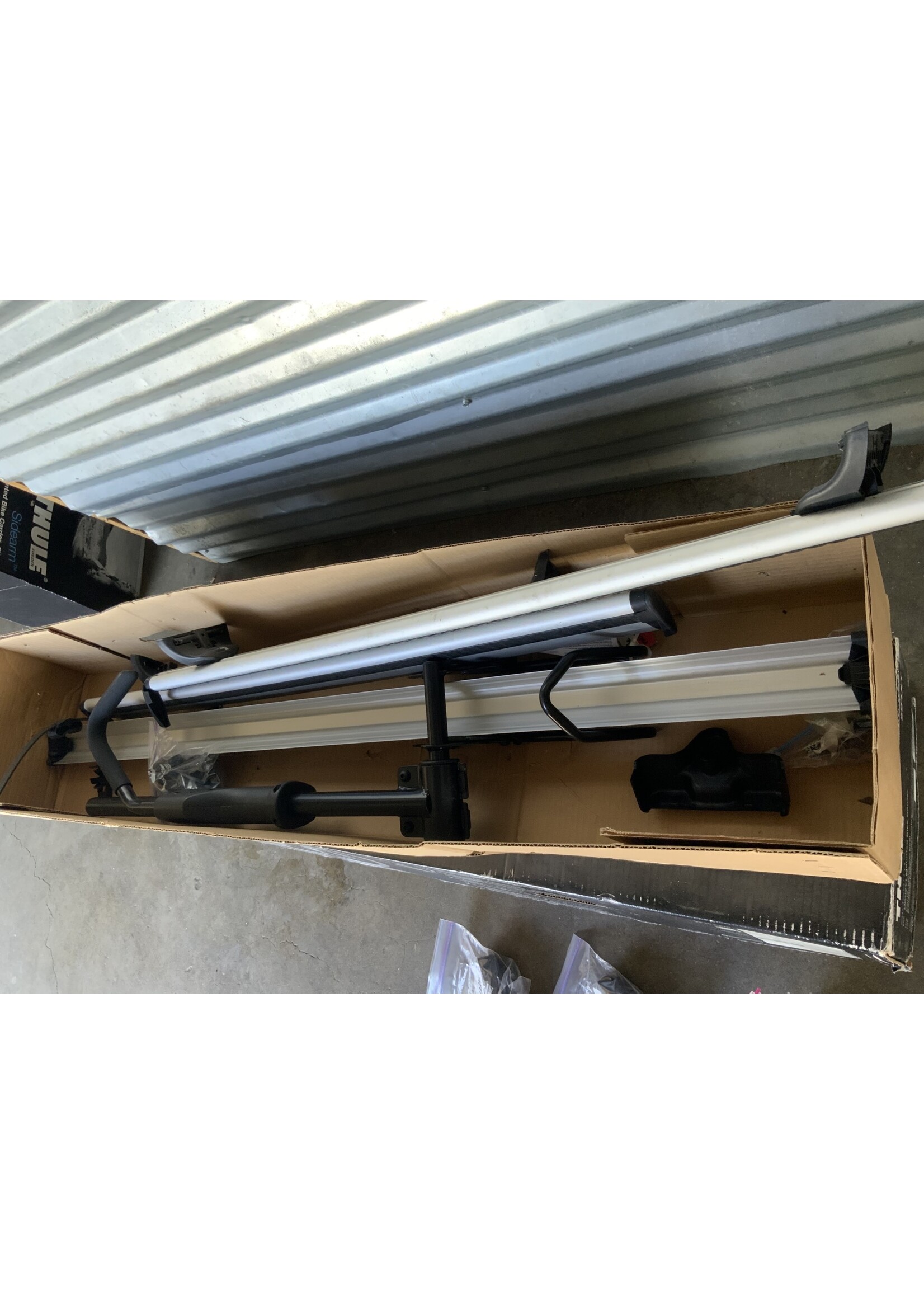 Thule Thule Sidearm 594XT upright mounted bike carrier