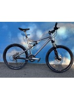 Santa Cruz used Santa Cruz Blur 26" wheel, blueish-silver, large 20.5"