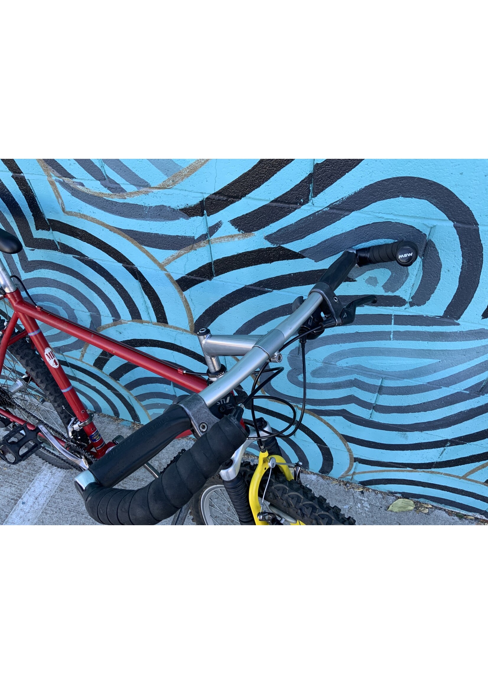 Bridgestone Bridgestone Red/YellowMB4 Medium