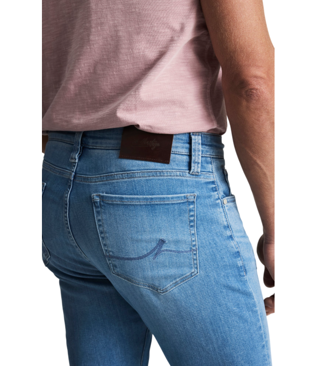 34 Heritage Courage Lt. Brushed Urban