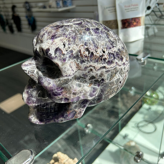 Chevron Amethyst Skull XXL 8lb 9oz