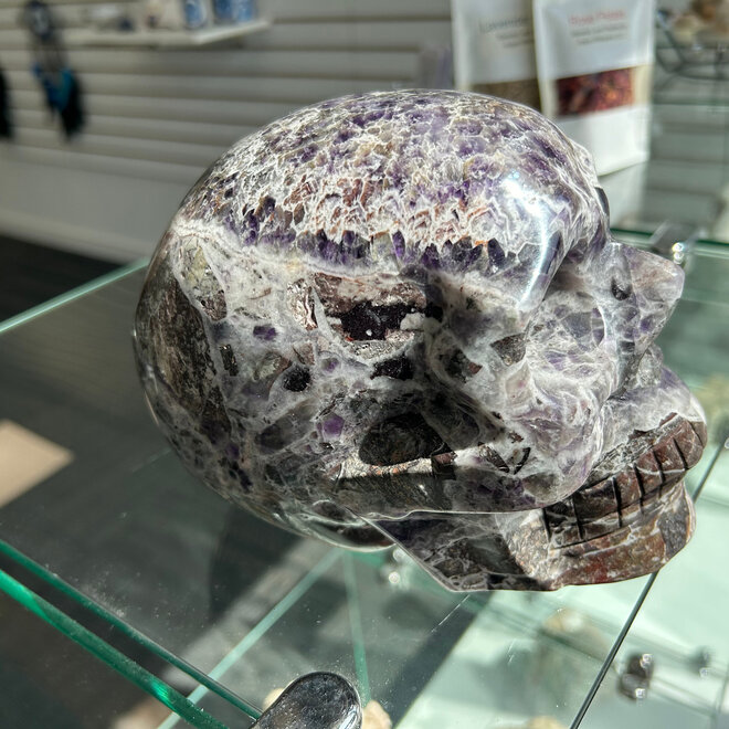 Chevron Amethyst Skull XXL 8lb 9oz