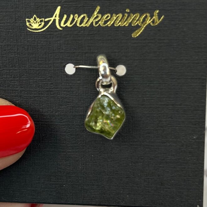 Peridot Raw Set in Sterling Silver 925 Pendant
