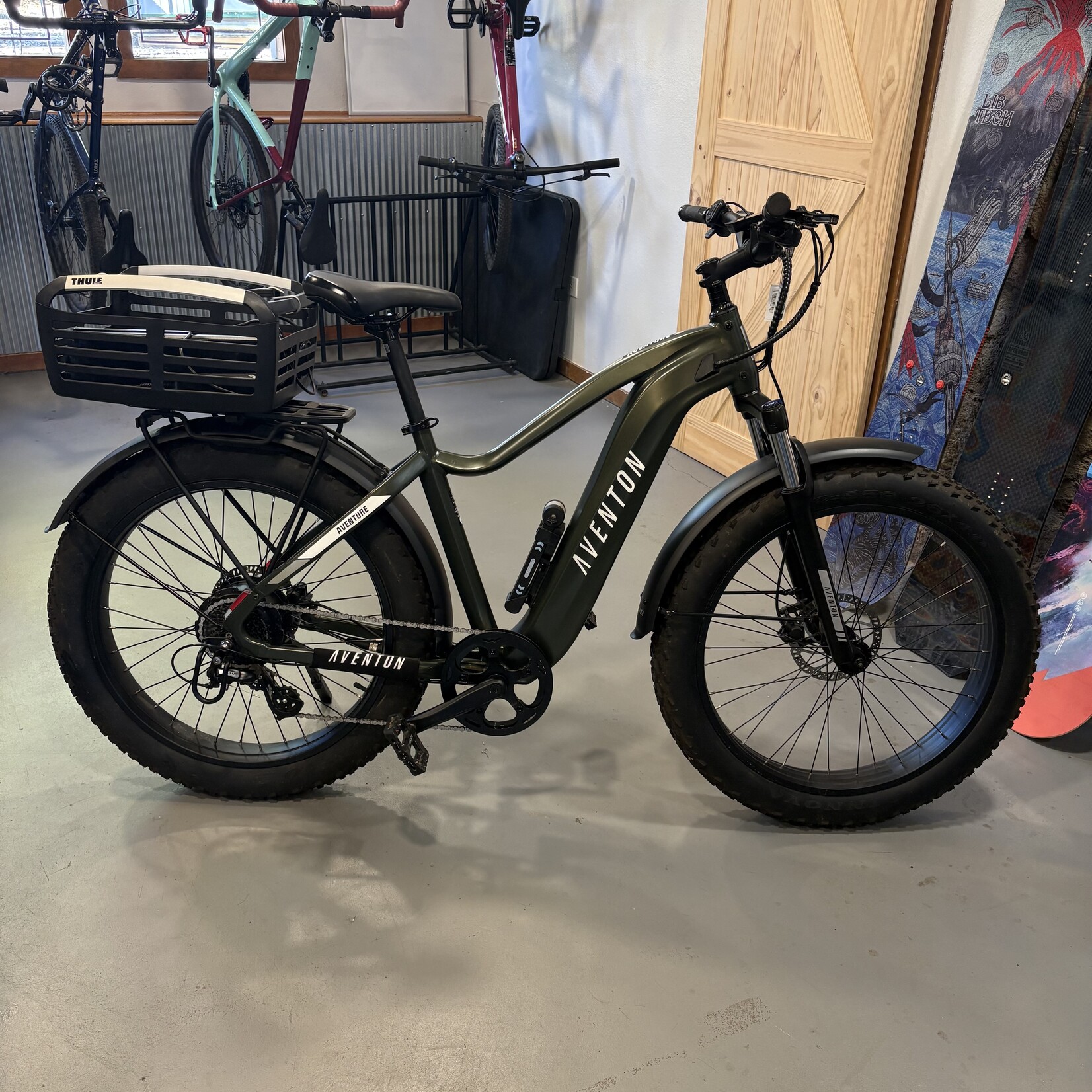 Aventon Aventon Adventure eBike Large with accessories