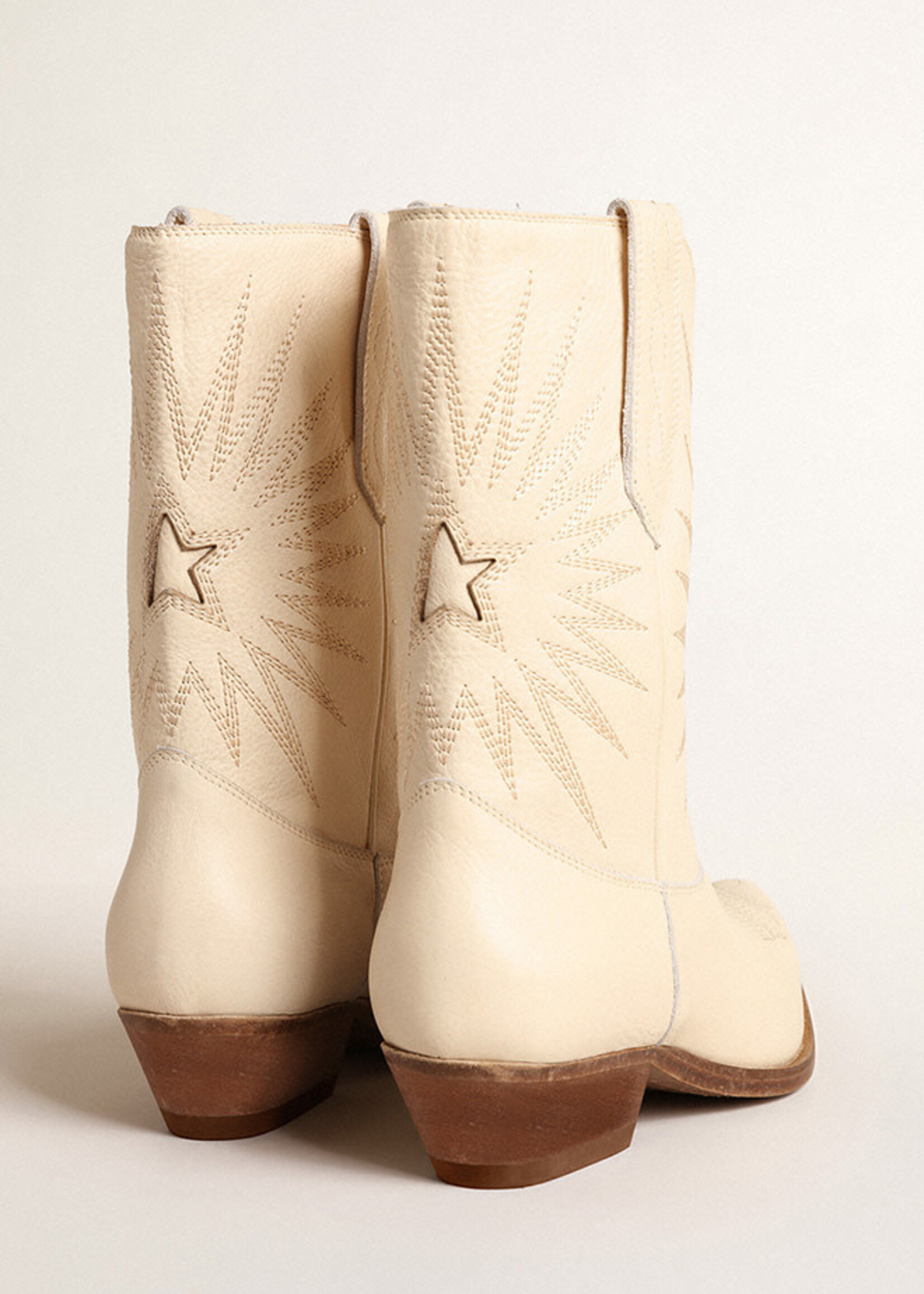 Golden Goose Wish Star- Buttercream- Low Leather Upper w Embroidery